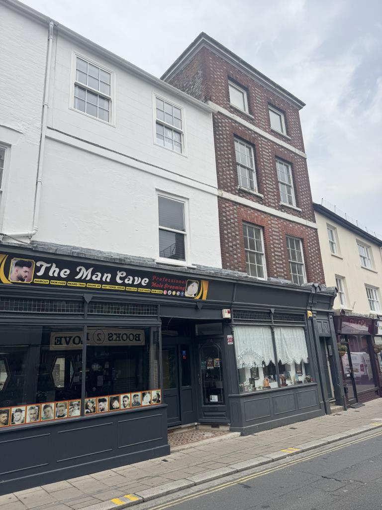 Lot: 28 - MIXED RESIDENTIAL AND COMMERCIAL INVESTMENT - View from Pyle Street of additional accommodation
